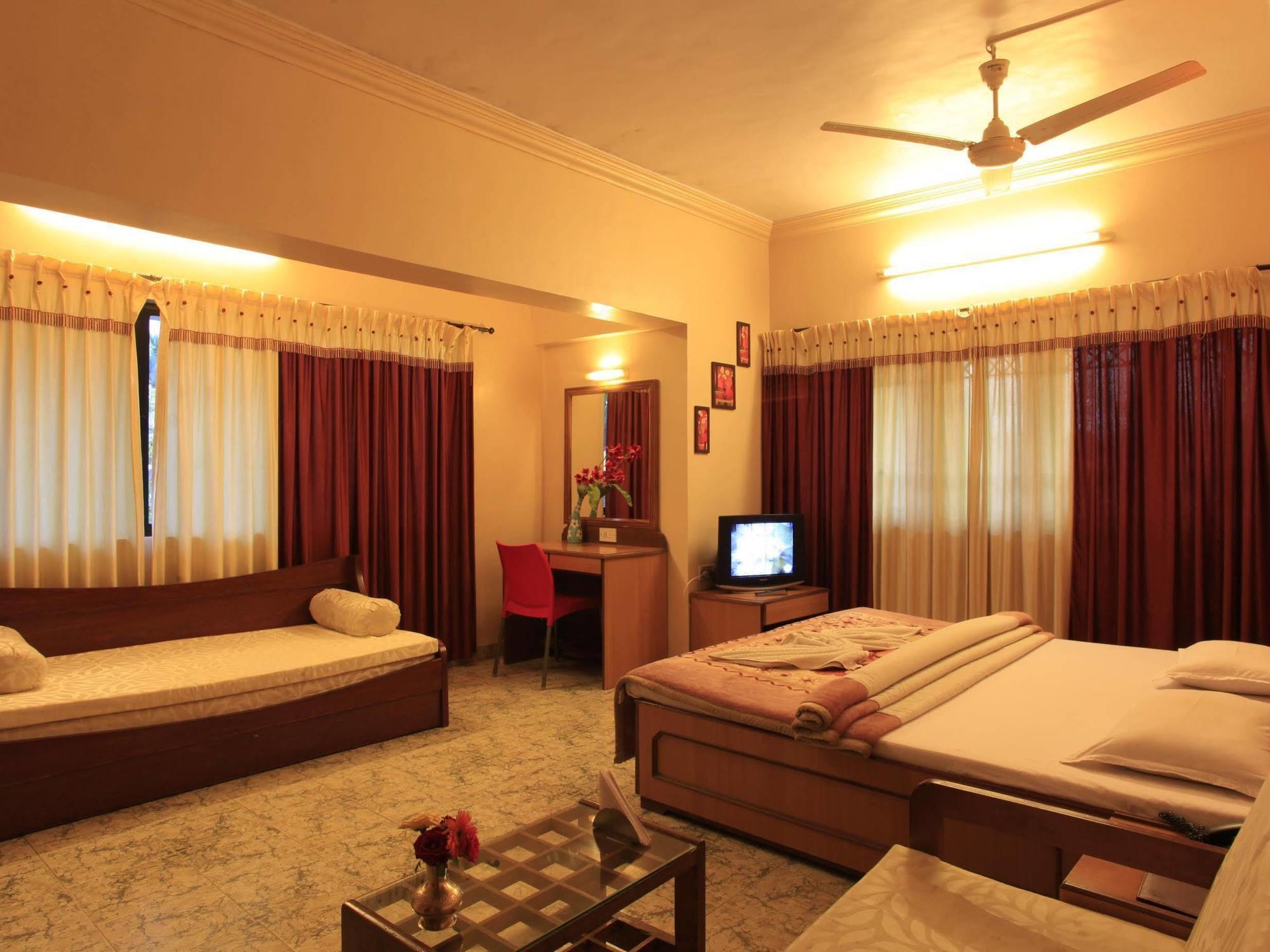 Hotel Sahyadri Alībāg Ngoại thất bức ảnh